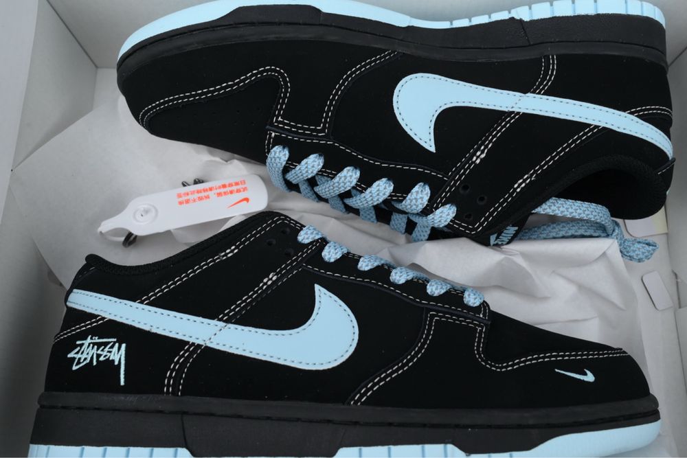 Adidasi Nike Dunk