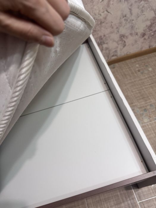 Продается кровать с матрасом