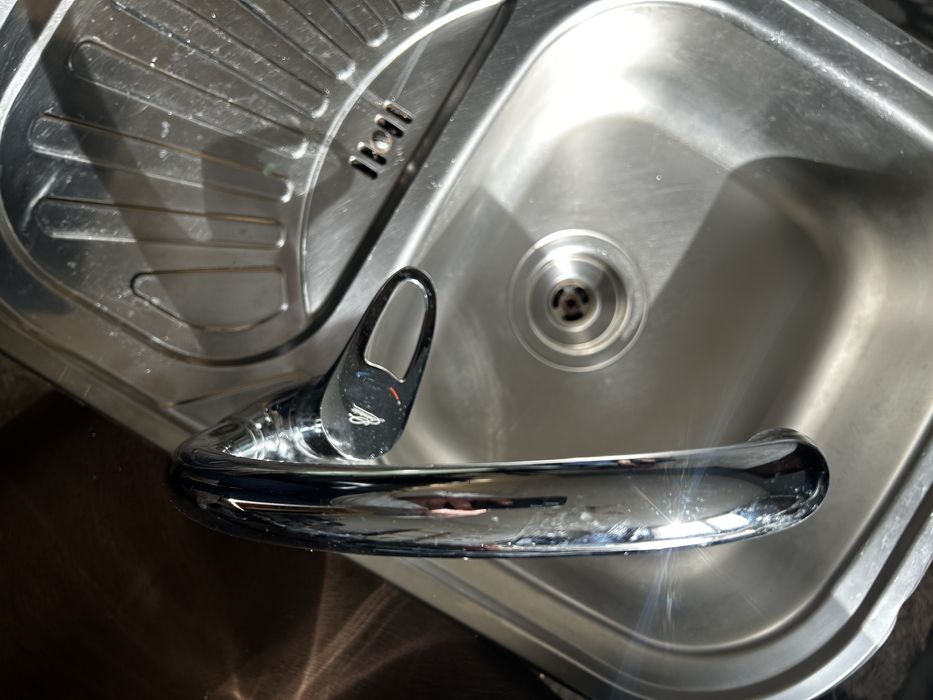 Мивка с батерия сифон и меки връзки