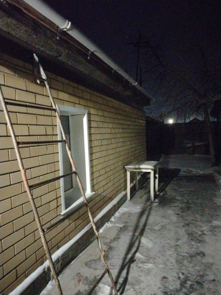 Продам дом  с земельным участком имеется гарож