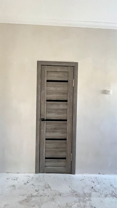 Бу есік сатылады. 8 дік 3 еу 60 дық 2 еу