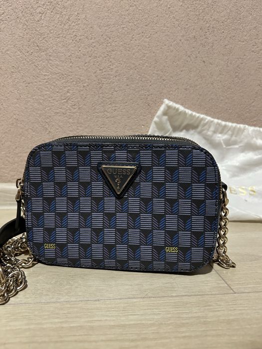 Guess дамска чанта