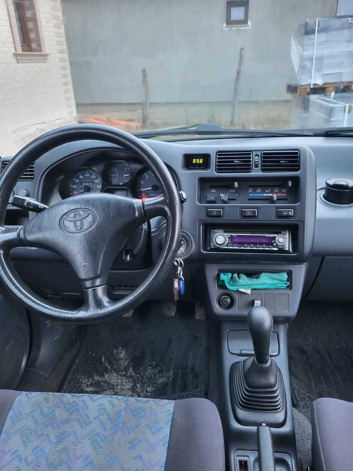 Toyota Rav 4 an fab 1996 4x4 permanent 2.0 benzina