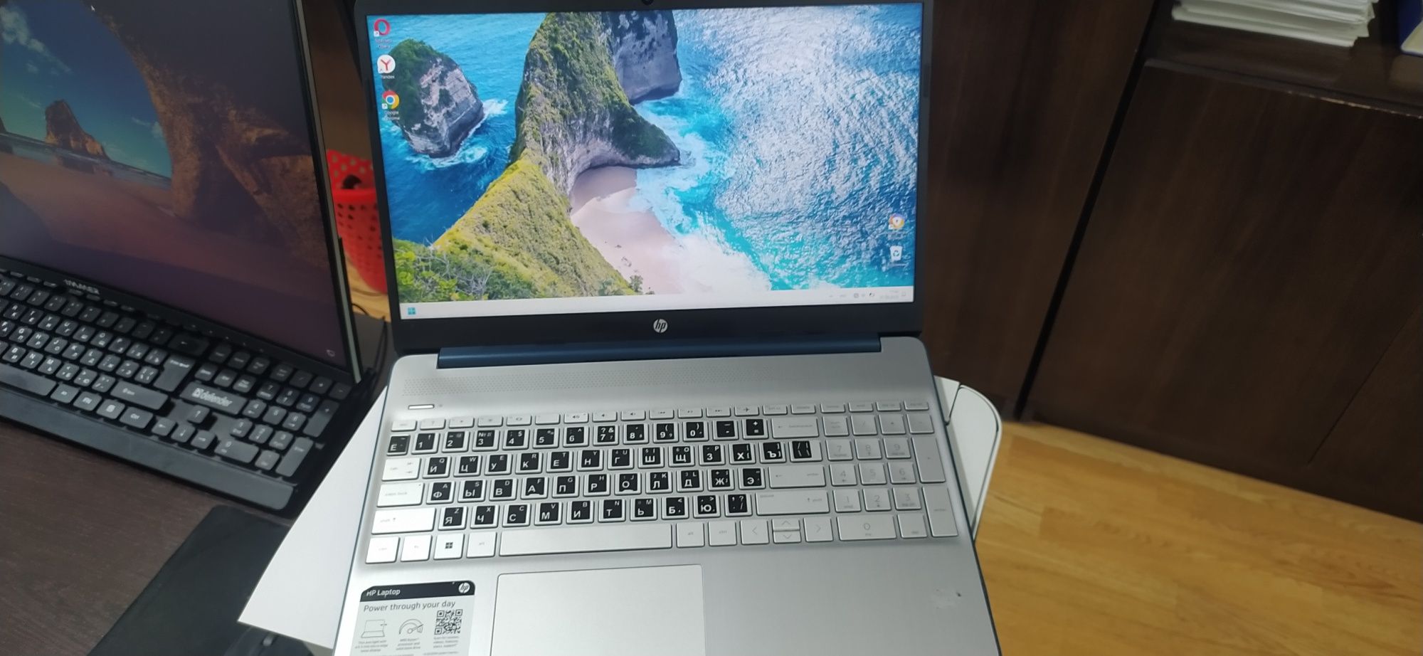 HP noutbuk sotiladi
Rayzn 5-5500
Ram: 8 GB
256 SSD 
Zaryadi 3 soatga y