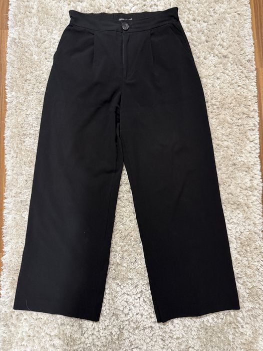 Pantaloni largi Stradivarius