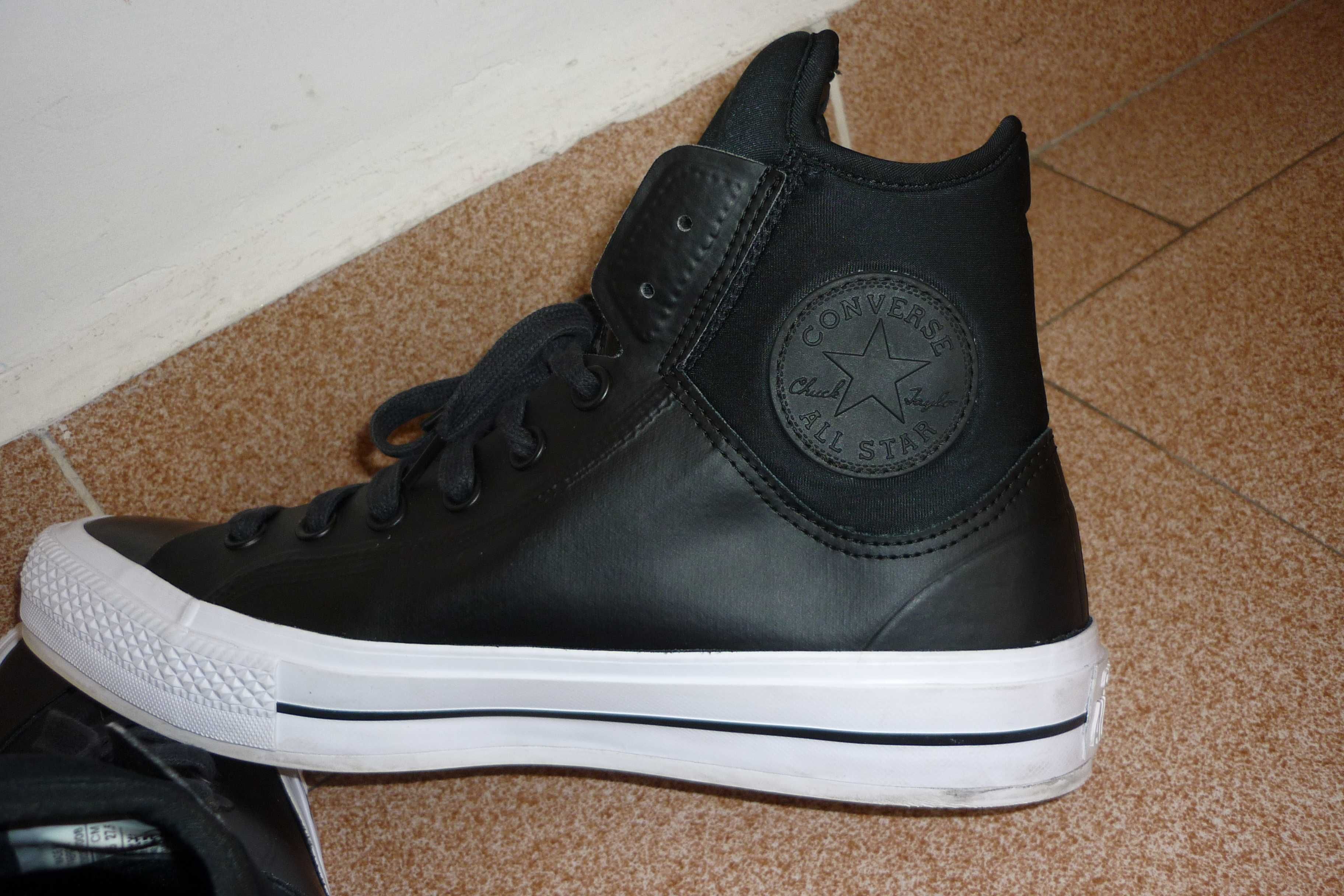 Оригинални кецове "CONVERSE CHUCK TAYLOR ALL STAR" - № 42.5