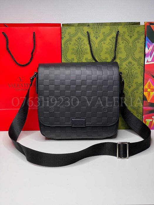Borseta Louis Vuitton - District Infini