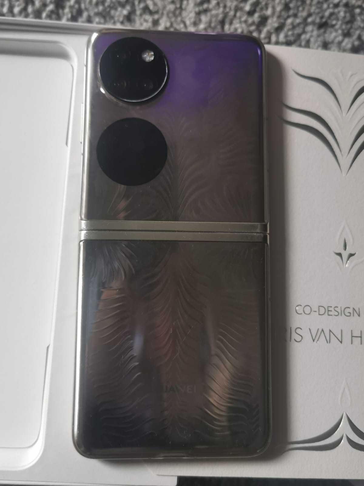 Huawei P50 Pocket Premium Edition