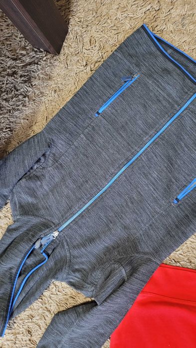 Lot 3 bluze 8-9 ani