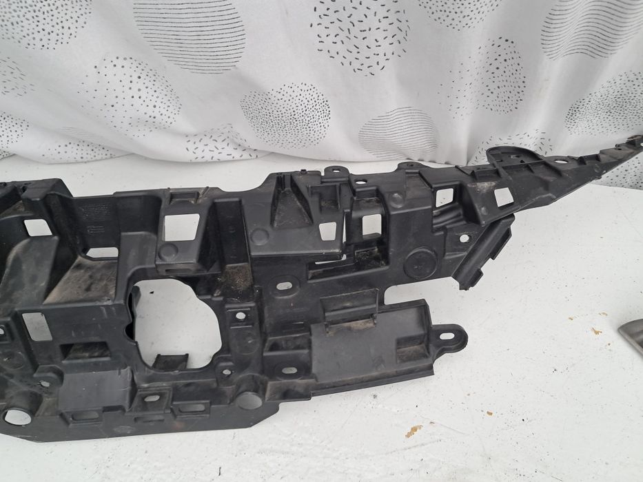 Грил решетка основа панел Очиларка Toyota Corolla 2023г