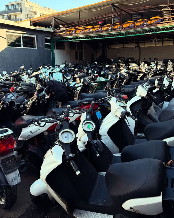 Scutere in varc avem mai mult de 500 de scutere pe stock