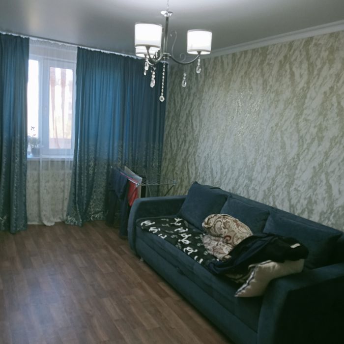 Продаю диван новый