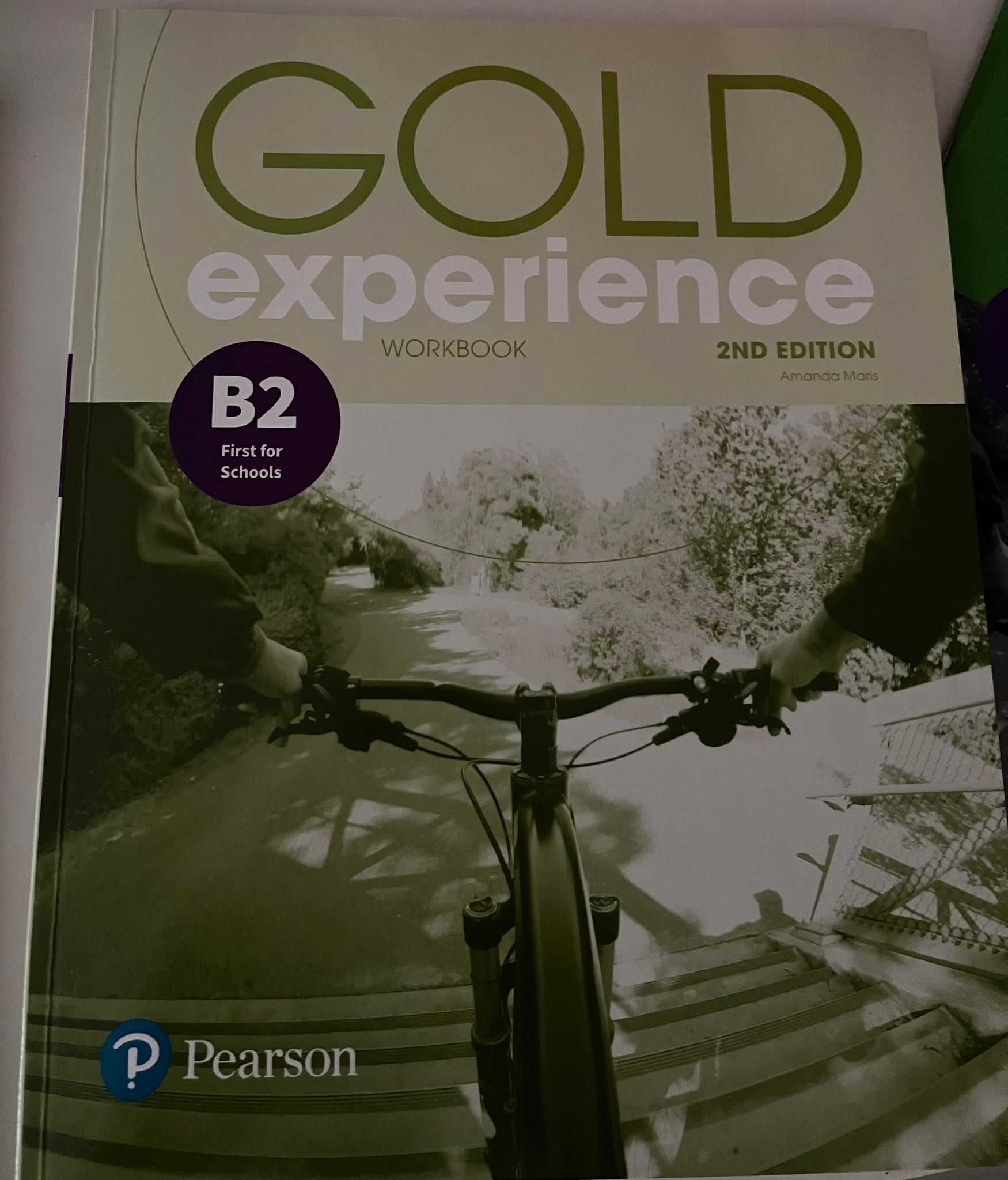 3 carti Engleza Gold Experience B2