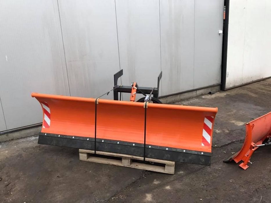 Lama zapada cu ridicare pentru Tractor Belarus