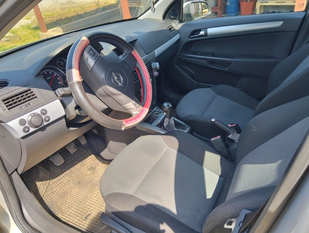 Vând Opel Astra h