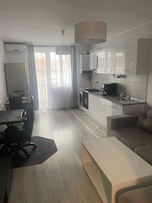 Apartament 2 camere, Str Porii - mobilat, parcare privata