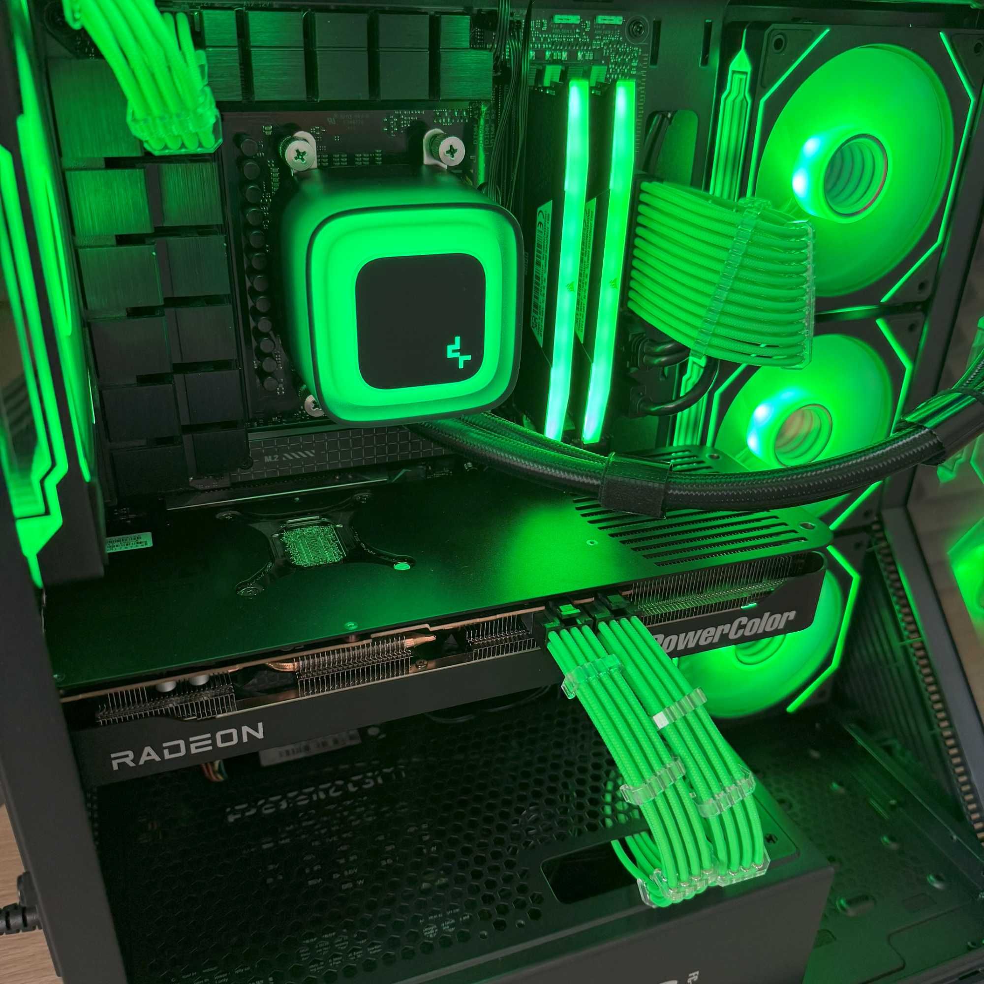 ЛИЗИНГ/ Геймърски компютър Ryzen 7 7800X3D/RX 9070 XT/32GB
