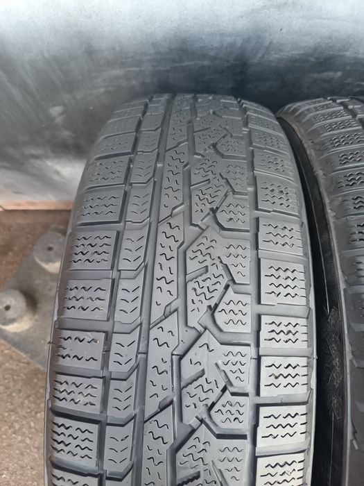235/65/17 Kumho .