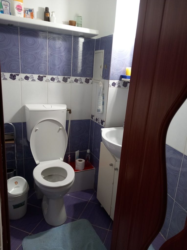 Închiriez apartament cu 3 camere focsani 320 euro negociabil