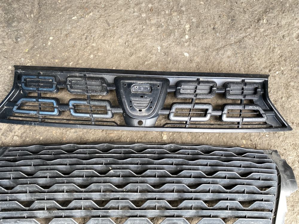 Grila Dacia Duster 2 2017 - 2022 grila radiator bara fata