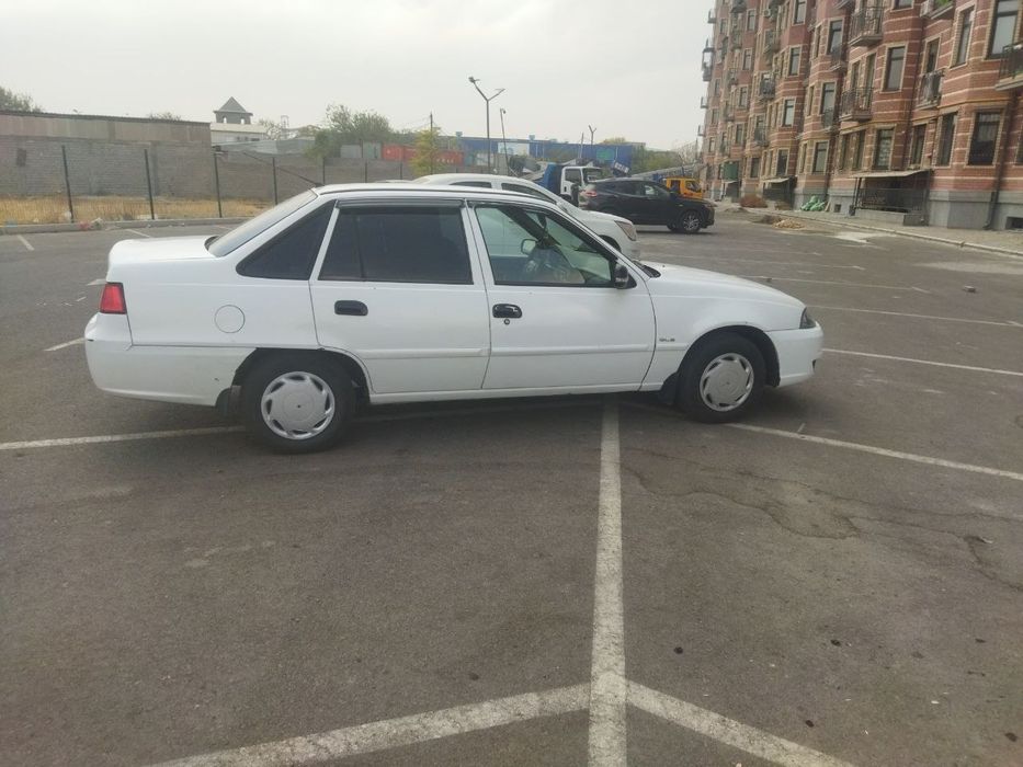 Нексия сотилади ..