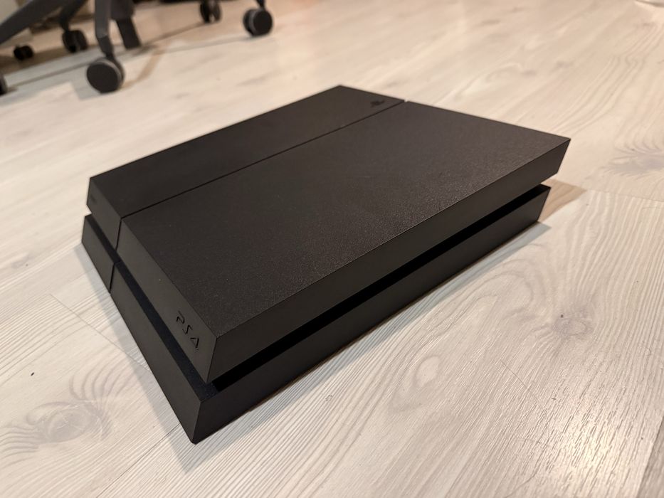 Ps4, PlayStation 4 1TB + 14 дискови игри