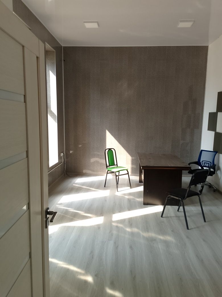 Чиланзар19 ор Парламент 40м²+40м² 2этаж 2комнаты в доль дороги Юр адр