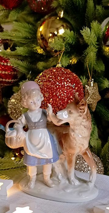 Немецкая винтажная фарфоровая статуэтка