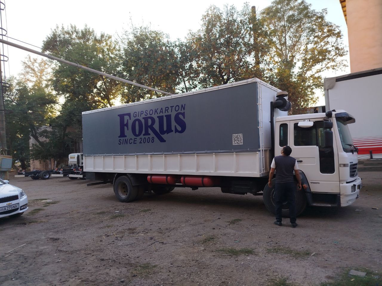 Volvo sotiladi yili 2001 mator karopka katta isuzu