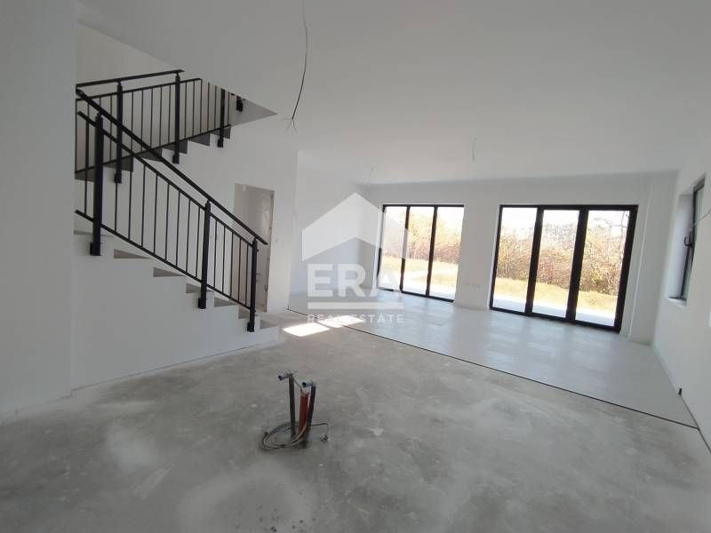 Продава се  в Варна, м-т Ментешето -  кв.м за 0 €/ - Снимка #3