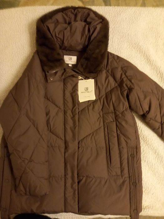 Продам новую женскую куртку.