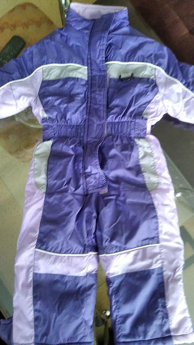 Продавам детски зимен космонавт размер 86