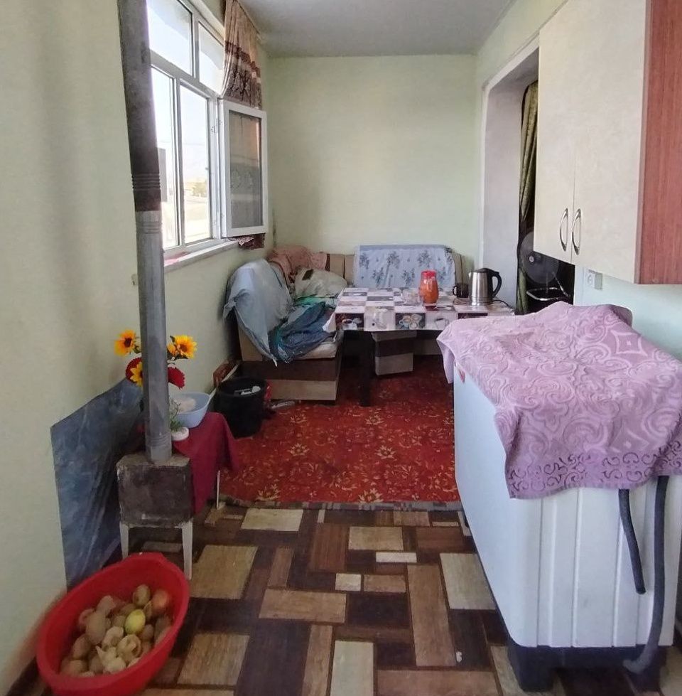 Срочно продаётся 1 комнатная квартира ор.р Шарк 1 водник цена договорн