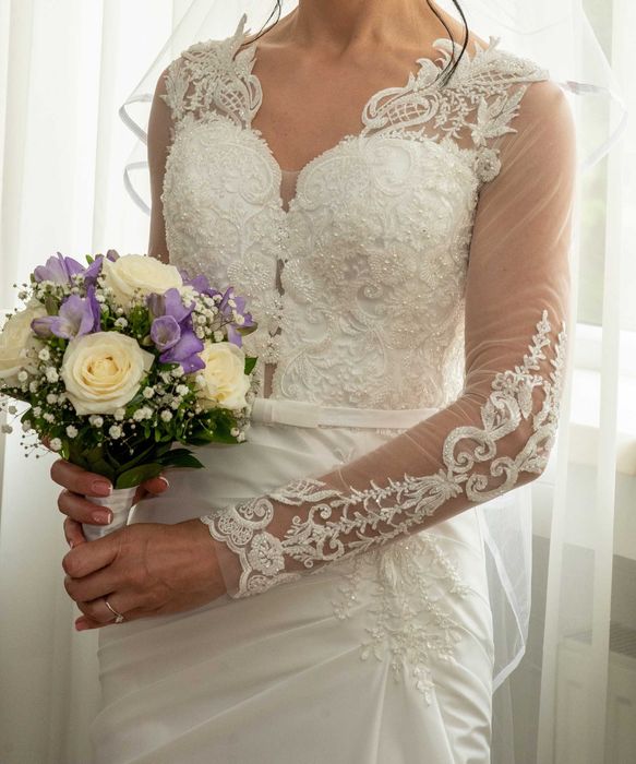 Costum de ginere si rochie de mireasa,