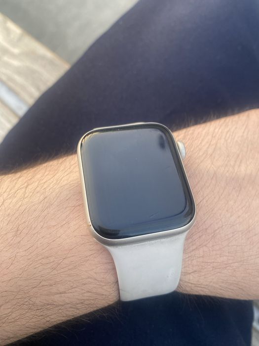 Apple Watch SE (GPS, 2‑го поколения) 44mm