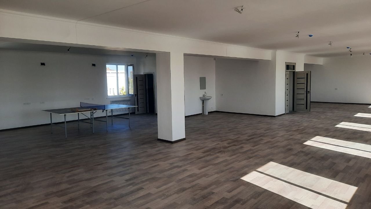 3-этажлы Здание арендага бериледи 600 м² , ЖД вокзала базарчик арты им