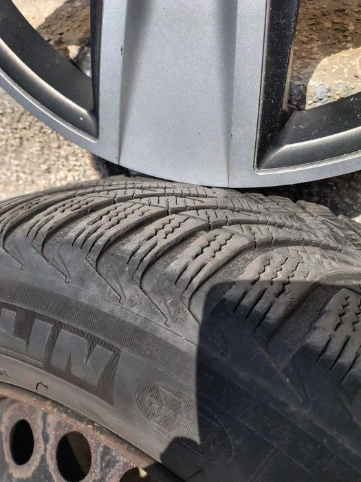 Roti de tabla echipate cu pneuri Michelin Alpin 4 iarna Ford Focus R16