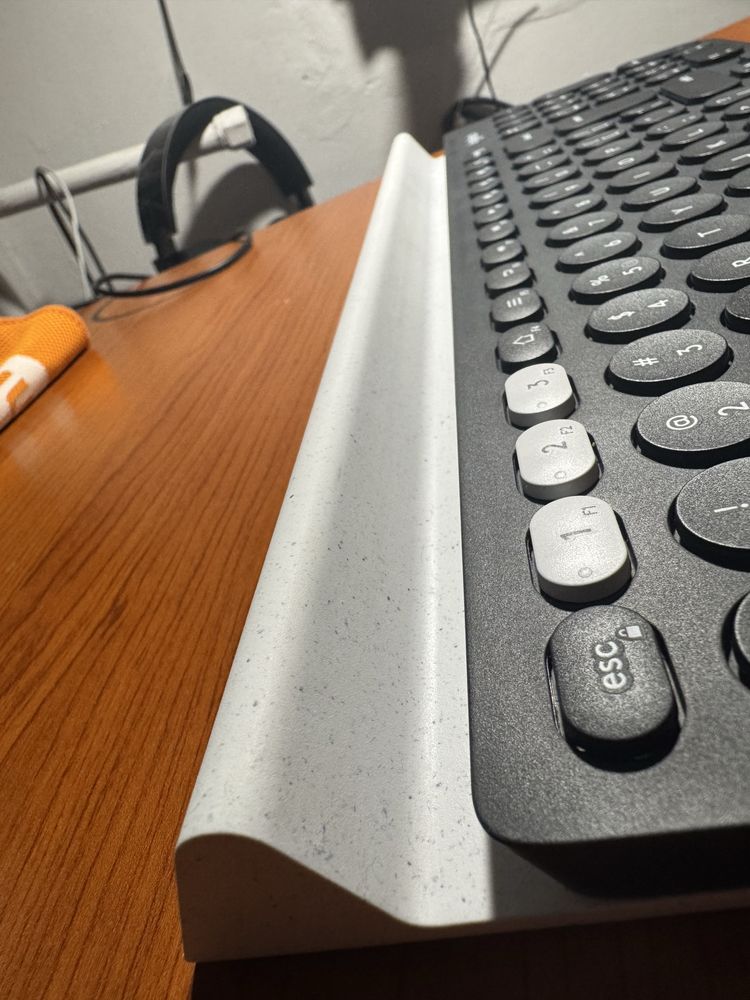 Logitech k780 клавиатура