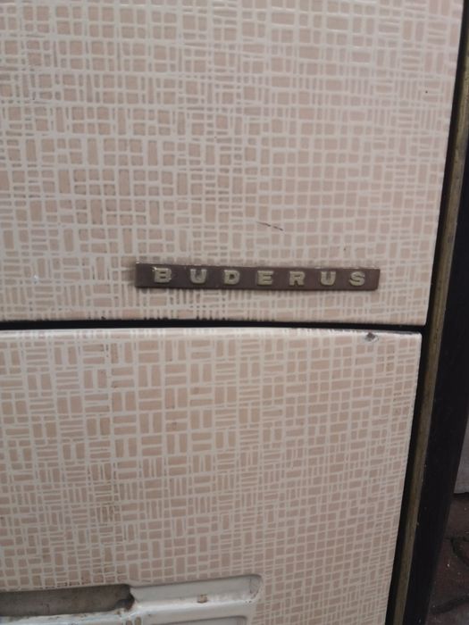 Vand soba nemțească pe lemne cu plita pentru gătit.