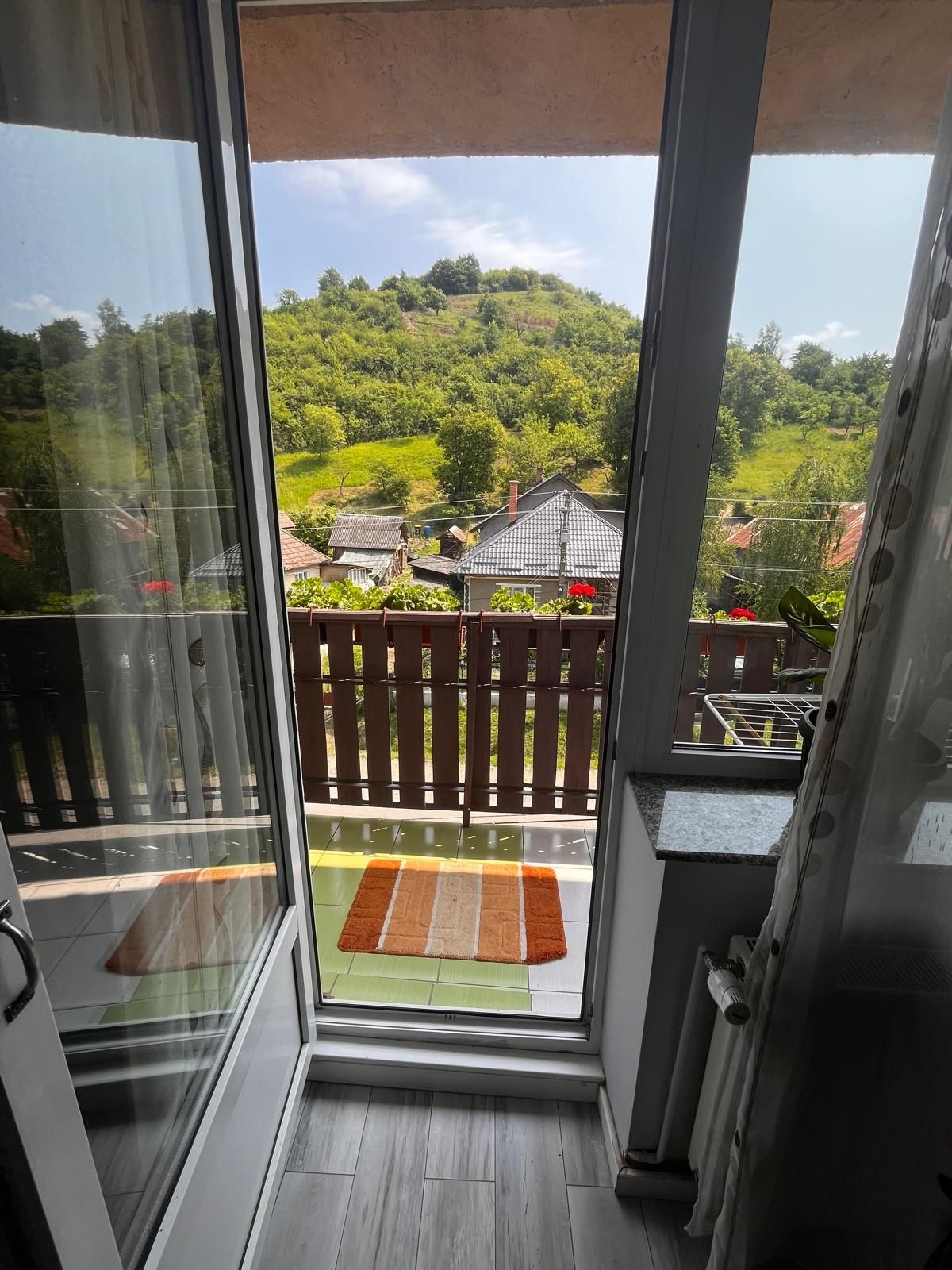 PF. Vând apartament in comuna Unguraș