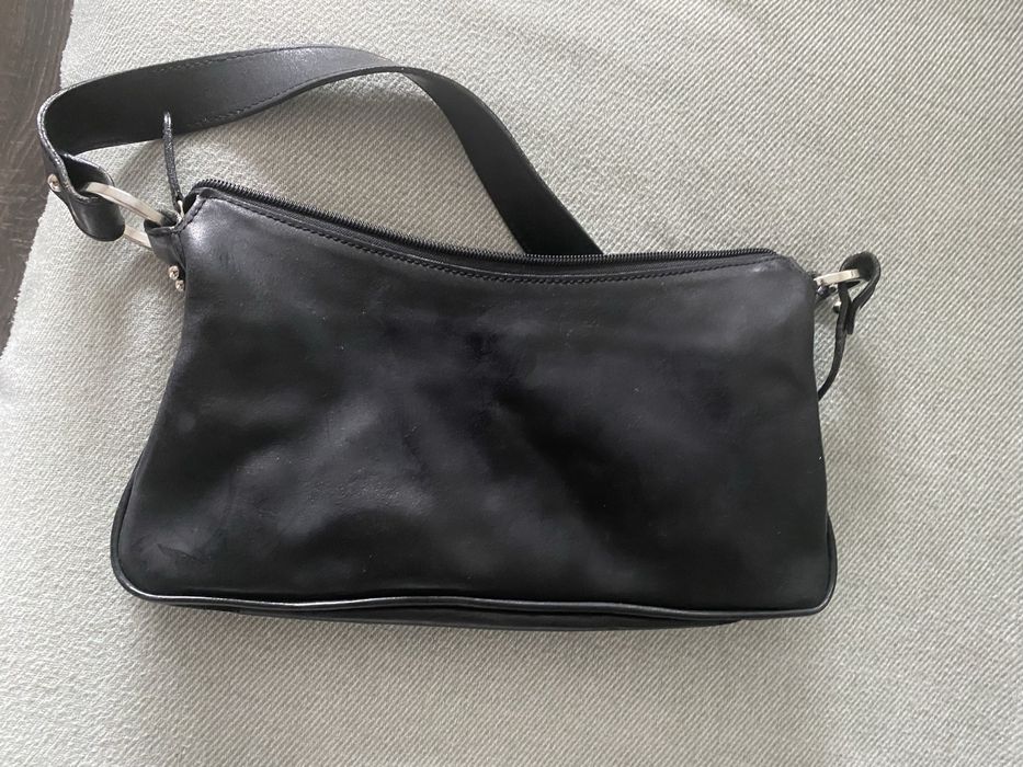 Малка кожена чантичка