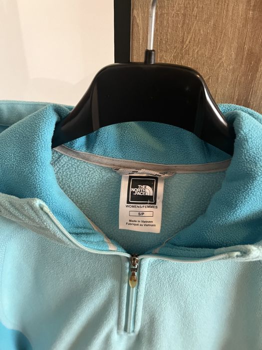 Hanorac Fleece North Face dama cu gluga. Stare foarte buna!