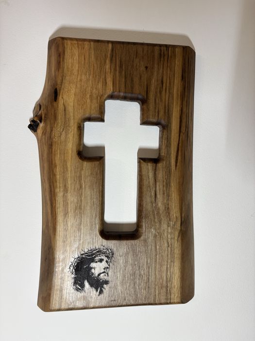 Дървен кръст (орех)