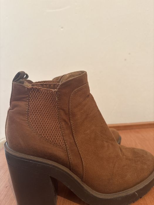 Обувь идальном состояние Bershka