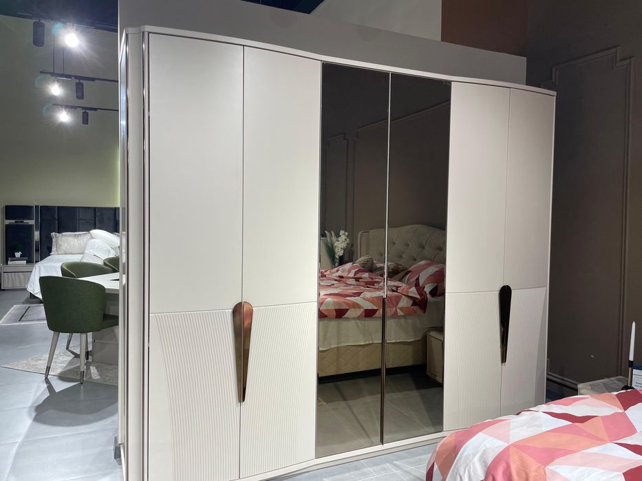 Продам 6-дверный шкаф турецкой фирмы Biga