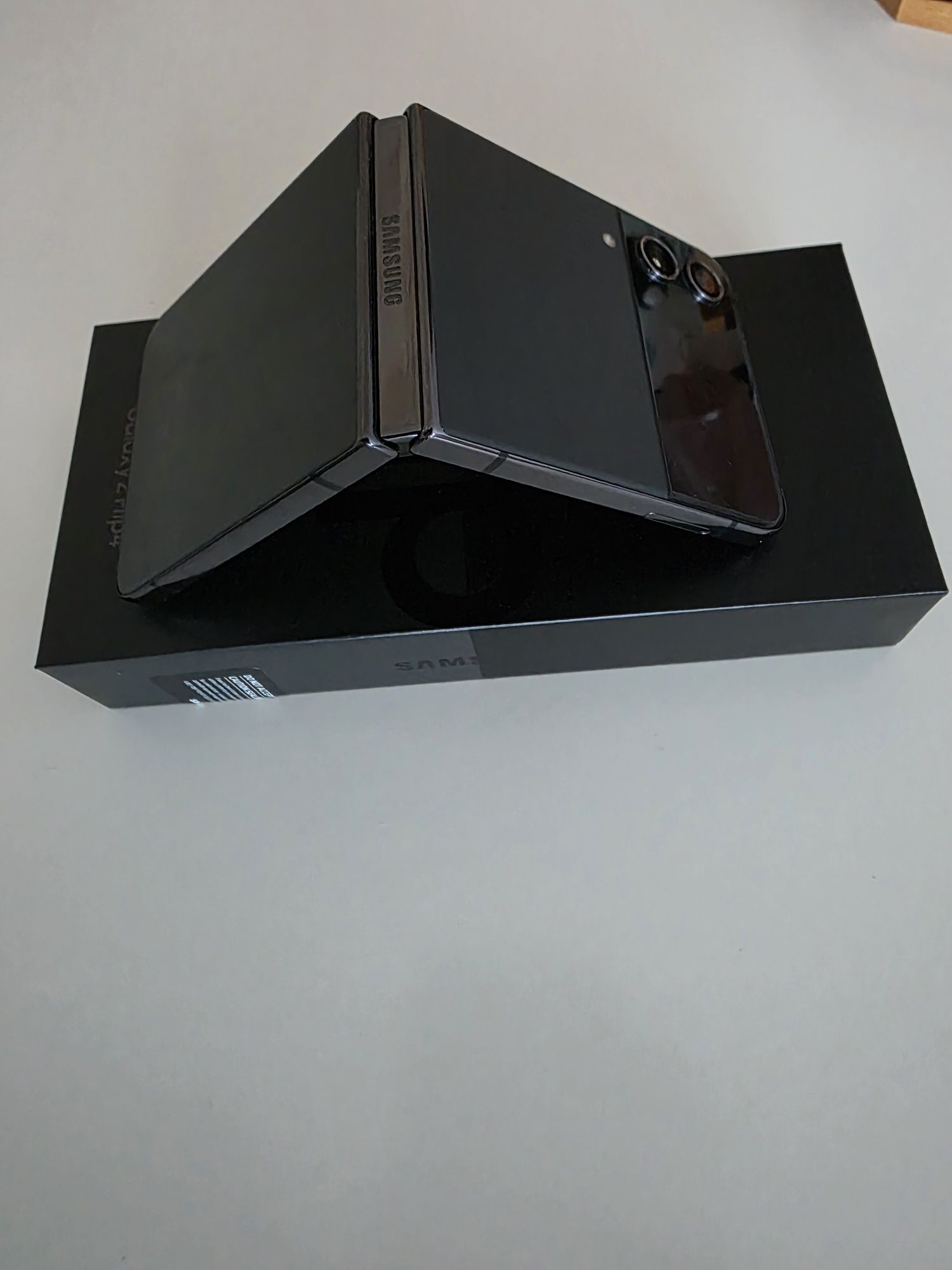 Samsung Galaxy Z Flip 4
