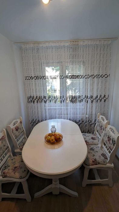 Masa si scaune de fag