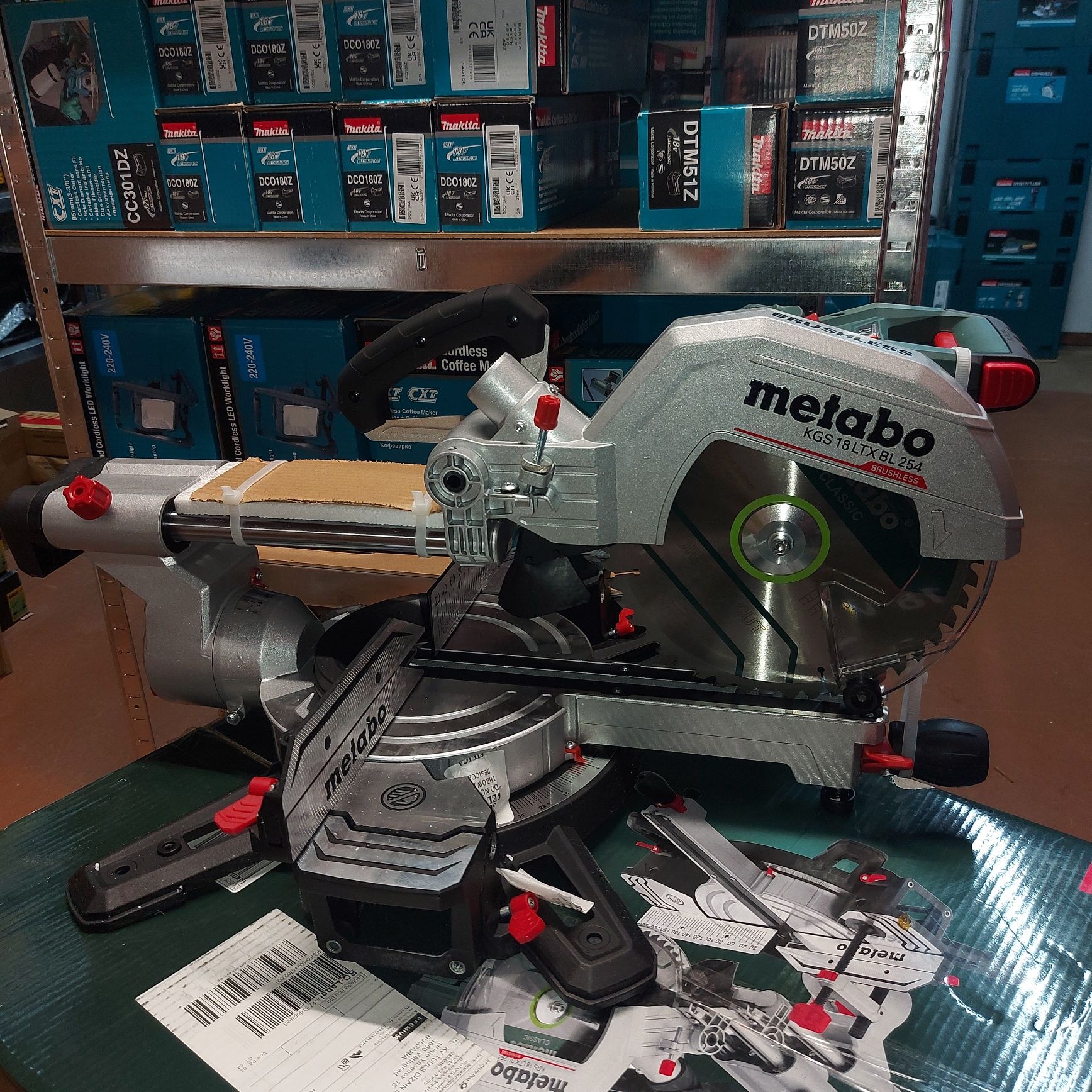 Акумулаторна пендула METABO KGS 18 LTX BL 254