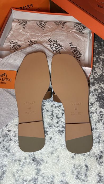 Papuci hermes Oran piele pe stoc marimea 38