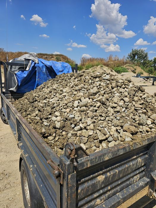 Nisip, pietris, balastru, frezat de asfalt, pamant negru, moloz